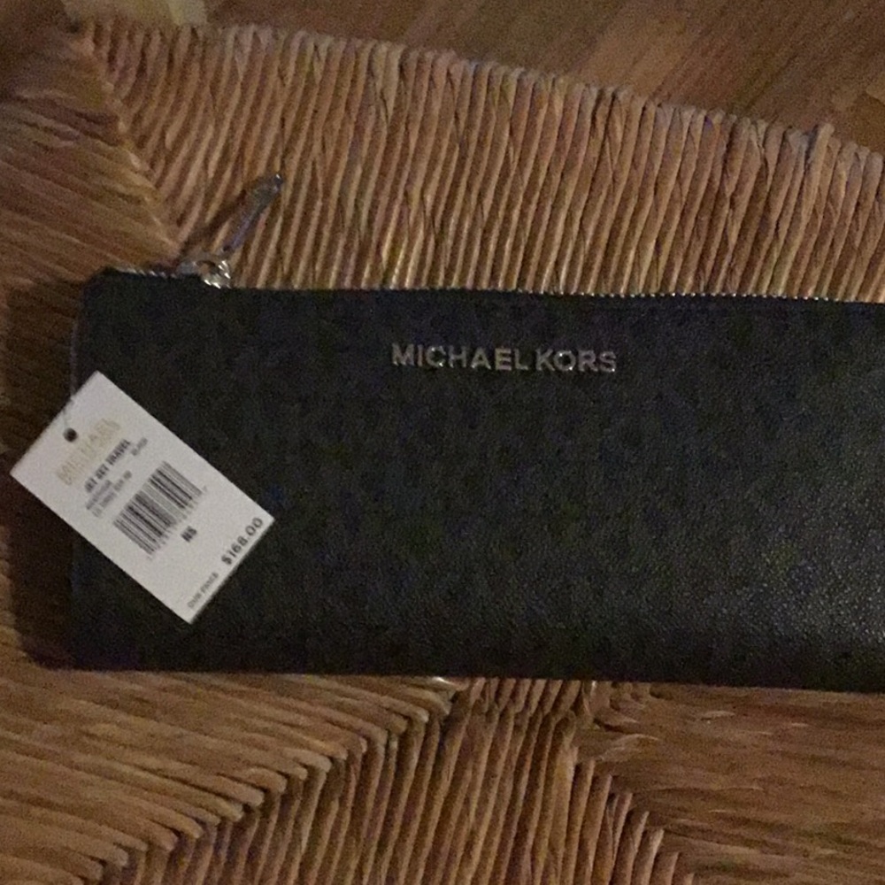 New signature Michael Kors  wallet